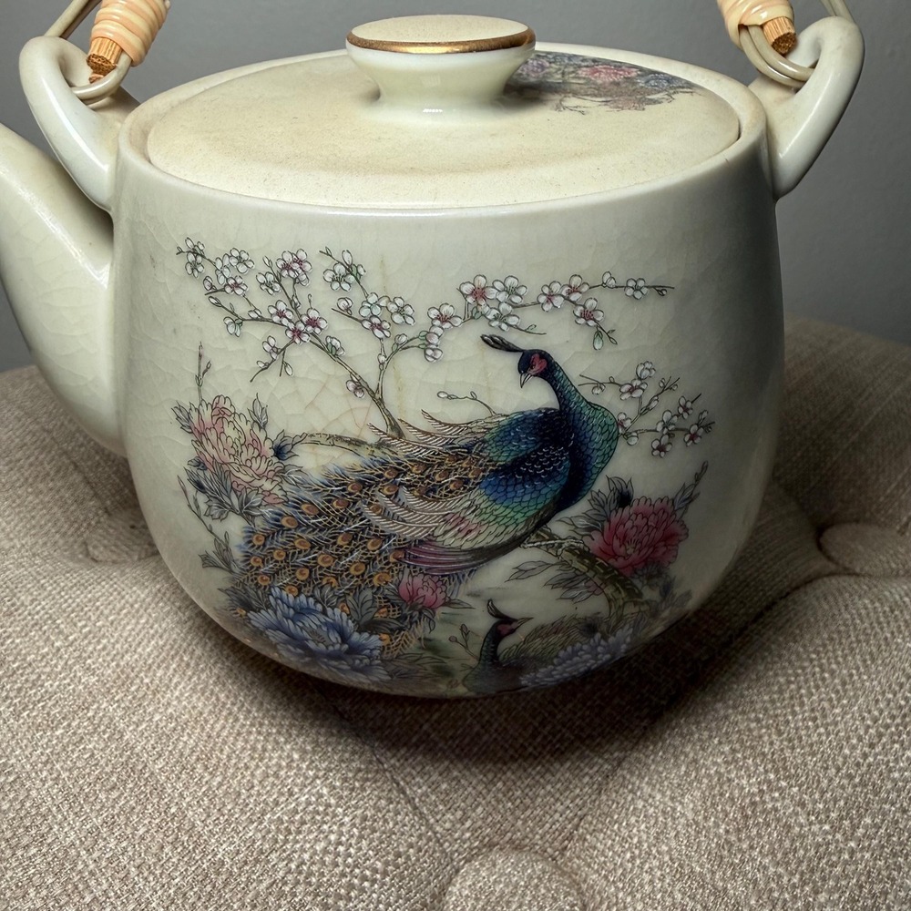 Vintage Heisei Japan Crackle Glaze‎ Teapot Peacock Rattan Handle Porcelain